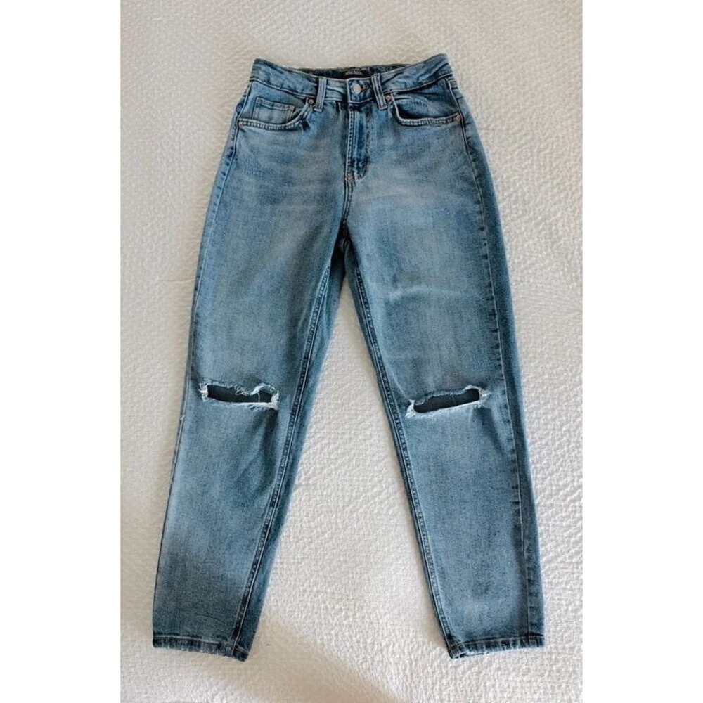 Wild Fable Highest Rise Mom Jeans Size 6 Light Wash Distressed Straight Leg
